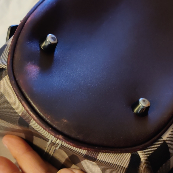 Burberry Northfield Smoke Check Plum Tote - Picture 11 of 17